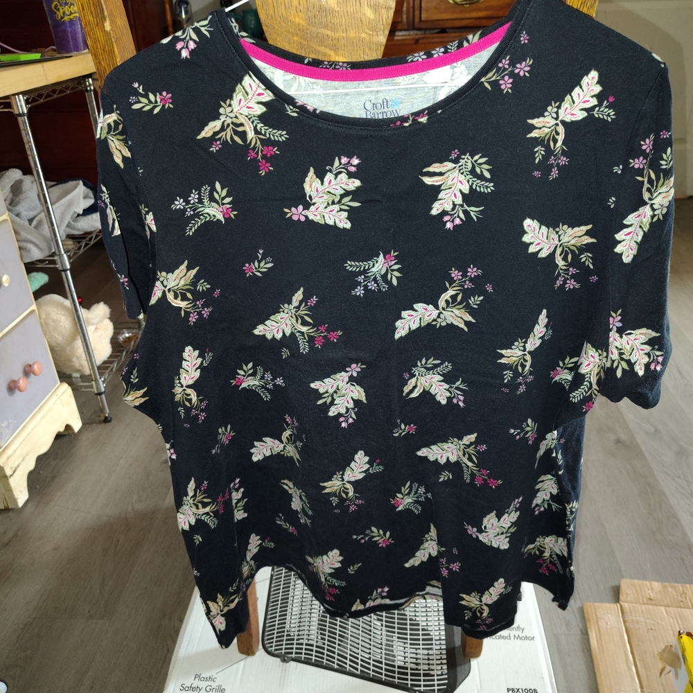 Croft & Barrow Black Floral Top